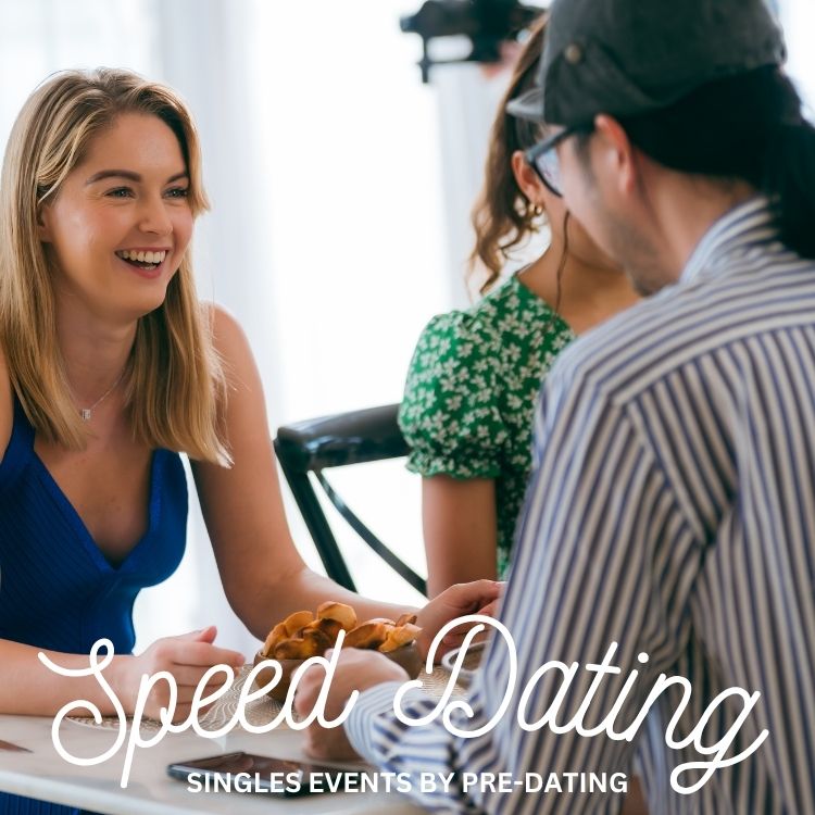 Milwaukee attendees of Speed Dating in Wisconsin enjoying the event!